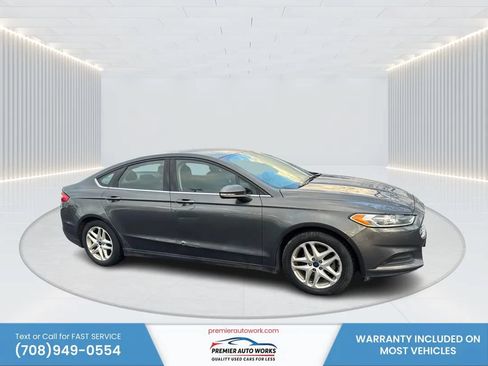 Used 2016 Ford Fusion SE FWD image 8