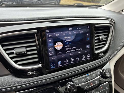 Used 2019 Chrysler Pacifica Limited w/ Advanced Safetytec Group image 19