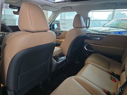 New 2026 INFINITI QX80 Luxe RWD image 10