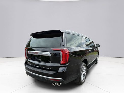 Used 2024 GMC Yukon XL Denali w/ Advanced Technology Package image 19