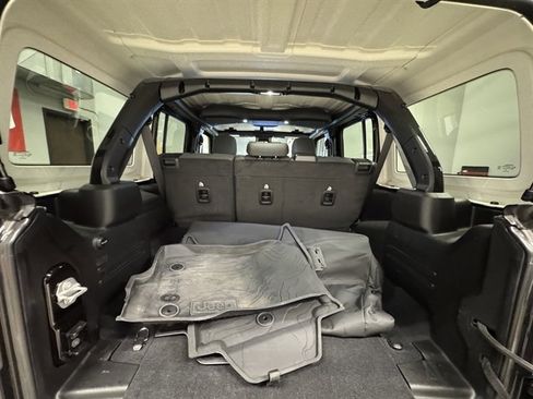 Used 2024 Jeep Wrangler Unlimited AWD/4WD image 14