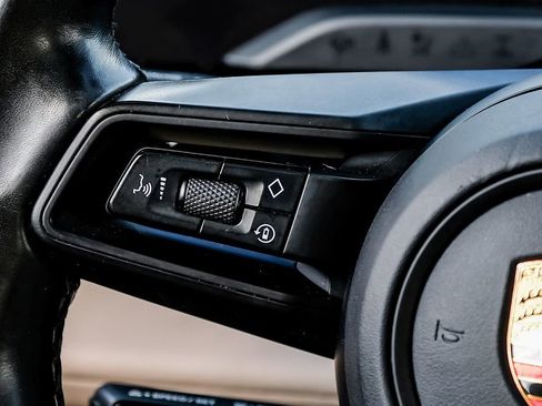 Used 2022 Porsche Taycan image 13