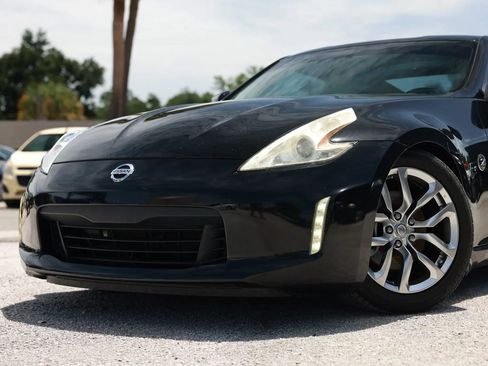 Used 2014 Nissan 370Z Coupe RWD image 15
