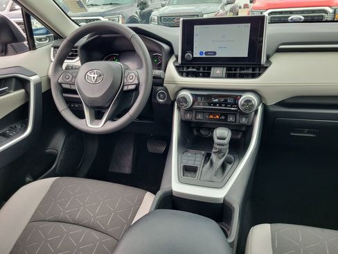 Used 2025 Toyota RAV4 XLE w/ Convenience Package AWD/4WD image 13
