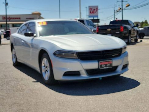 Used 2023 Dodge Charger SXT RWD image 2