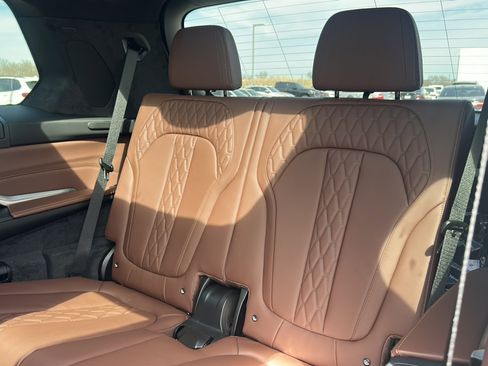 New 2026 BMW X7 M60i image 18