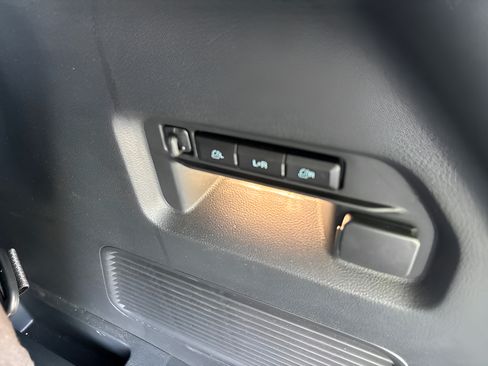 Used 2023 Ford Explorer Platinum w/ Technology Package AWD/4WD image 45
