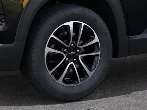 New 2026 Chevrolet TrailBlazer LT w/ Convenience Package FWD image 9