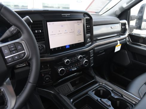 New 2026 Ford F250 Lariat w/ Black Appearance Package AWD/4WD image 18