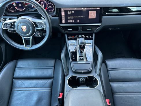 Used 2021 Porsche Cayenne Coupe image 6