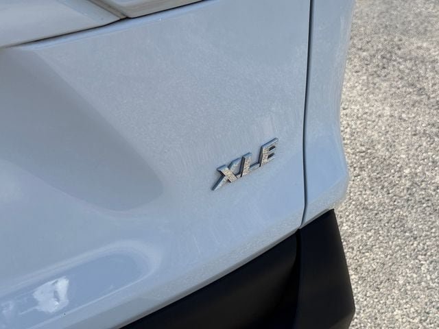 Used 2025 Toyota RAV4 XLE FWD image 17