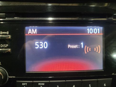 Used 2017 Nissan Rogue SV image 25