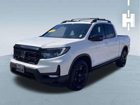 Used 2025 Honda Ridgeline Black Edition image 3