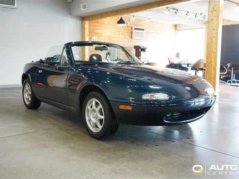 Used 1996 MAZDA MX-5 Miata RWD image 6