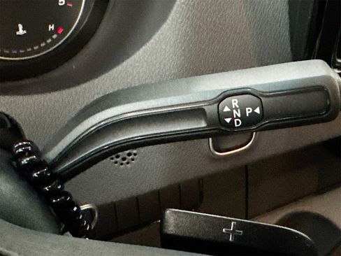 Used 2025 Mercedes-Benz Sprinter 2500 image 17