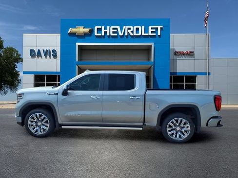 Used 2024 GMC Sierra 1500 Denali AWD/4WD image 6