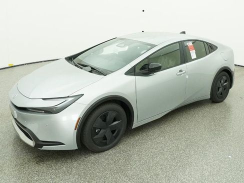 New 2026 Toyota Prius Plug-In Hybrid FWD image 30