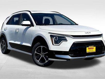 New 2025 Kia Niro SX