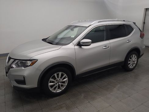 Used 2019 Nissan Rogue SV FWD image 2