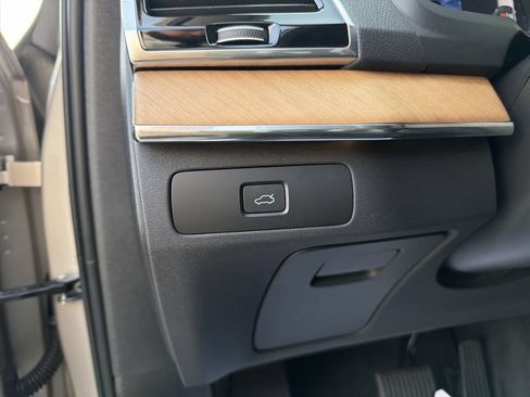 Certified 2023 Volvo XC90 B5 Plus w/ Protection Package Premier AWD/4WD image 17