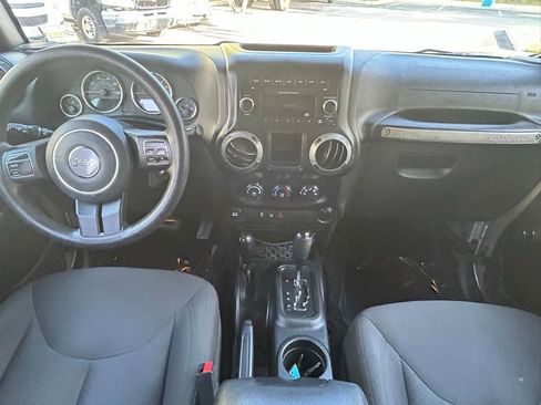 Used 2017 Jeep Wrangler Unlimited Sport image 10