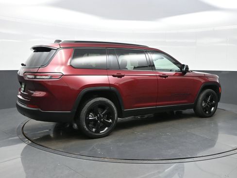 Used 2023 Jeep Grand Cherokee L Limited w/ Luxury Tech Group II AWD/4WD image 6
