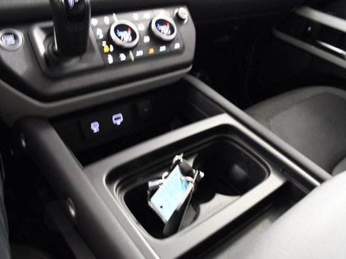 Used 2020 Land Rover Defender 110 First Edition AWD/4WD image 34