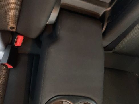 Used 2014 Dodge Avenger SE FWD image 9