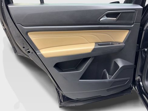 Used 2023 Volkswagen Atlas Cross Sport SE w/ Panoramic Sunroof Package FWD image 37