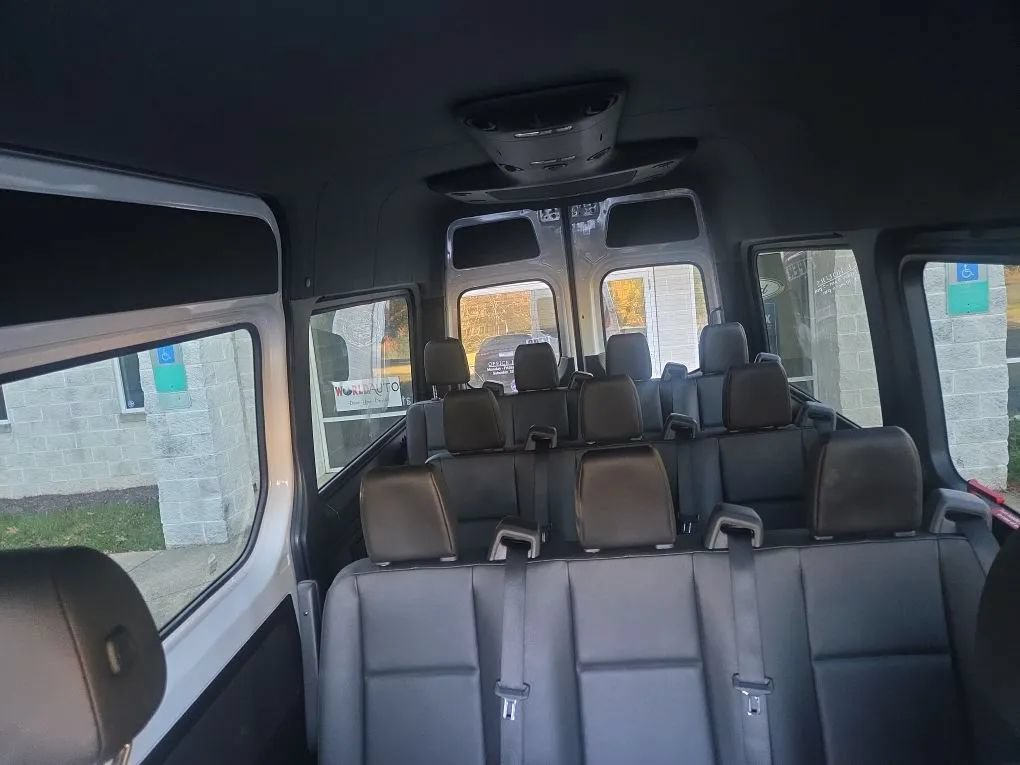 Used 2025 Mercedes-Benz Sprinter 2500 image 7