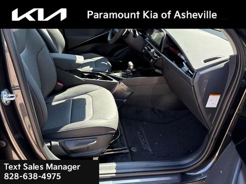New 2025 Kia Niro SX image 20