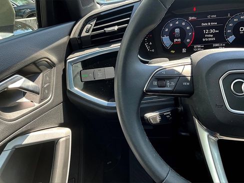 Certified 2025 Audi Q3 2.0T Premium Plus w/ Premium Plus Package image 11