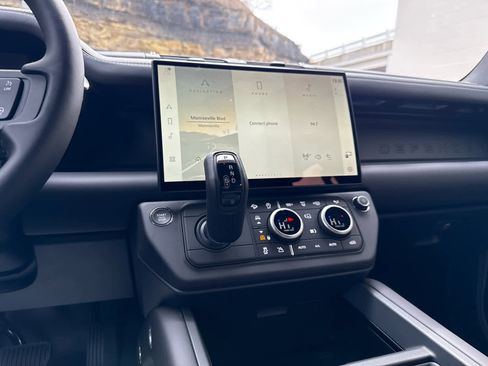 New 2026 Land Rover Defender 130 X-Dynamic SE AWD/4WD image 10