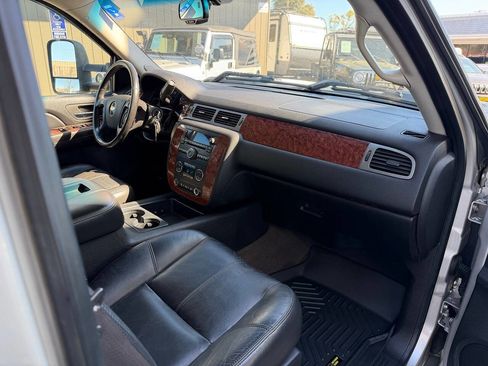 Used 2008 Chevrolet Silverado 3500 LTZ w/ Suspension Package, Off-Road image 14