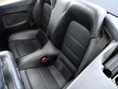 Used 2019 Ford Mustang Premium RWD image 18