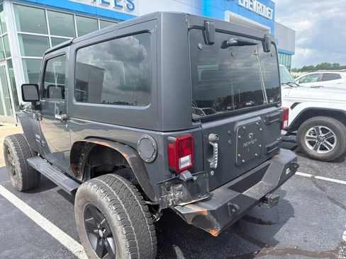 Used 2017 Jeep Wrangler Sport w/ Quick Order Package 24S AWD/4WD image 2