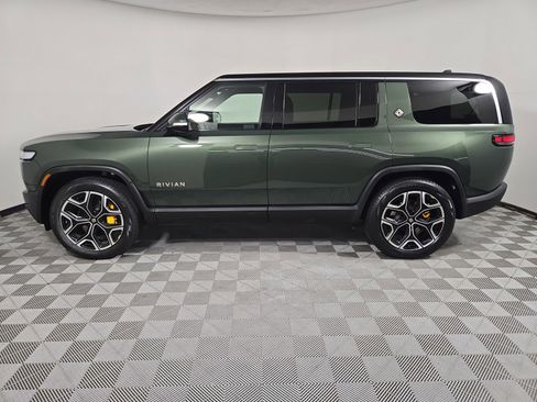 Used 2022 Rivian R1S Launch Edition image 2
