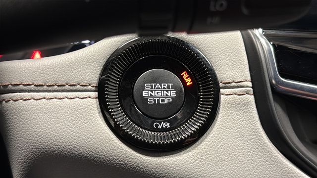 Certified 2025 Jeep Compass Limited AWD/4WD image 20