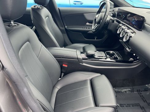 Used 2023 Mercedes-Benz CLA 250 4MATIC image 23