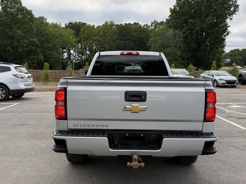 Used 2017 Chevrolet Silverado 1500 Custom w/ Custom Convenience Package AWD/4WD image 7