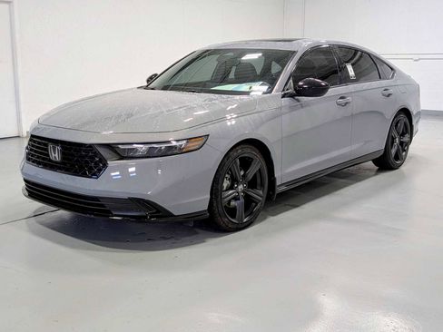 Used 2023 Honda Accord Sport image 1