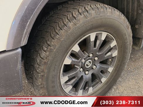 Used 2018 Nissan Titan PRO-4X w/ Pro-4x Convenience Package AWD/4WD image 4