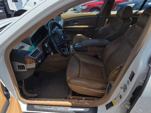 Used 2008 BMW 750i RWD image 11