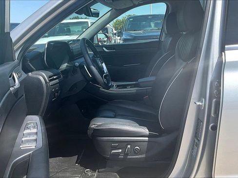 Used 2024 Hyundai Palisade Limited FWD image 27