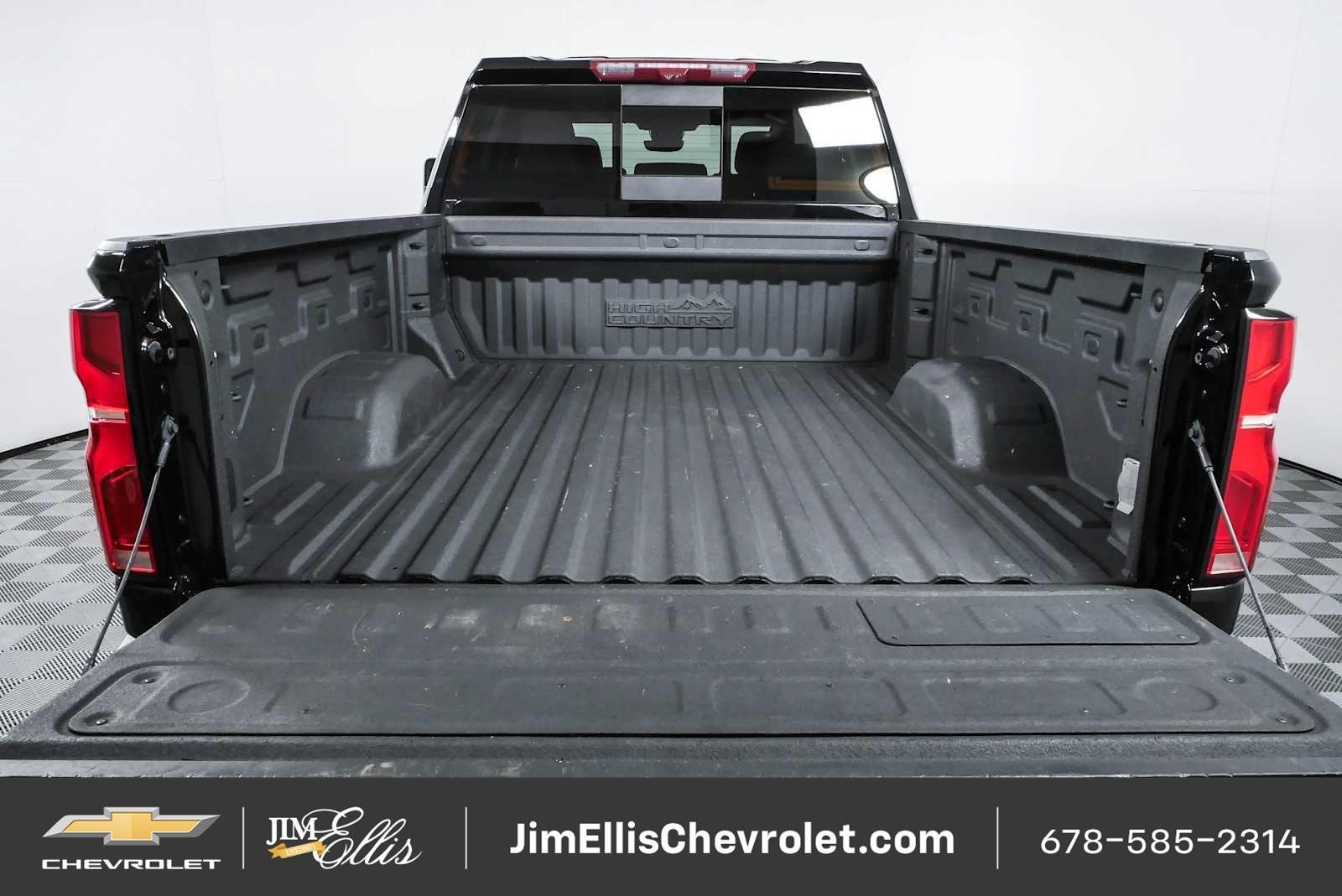 Certified 2024 Chevrolet Silverado 2500 High Country w/ Technology Package AWD/4WD image 32