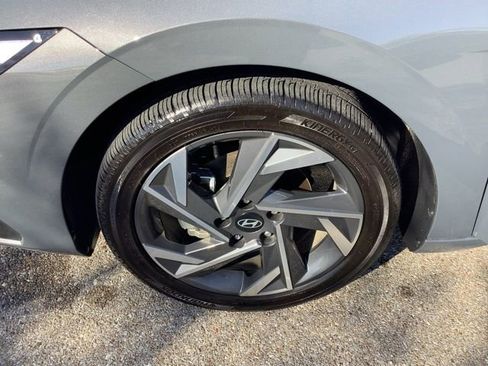 Certified 2025 Hyundai Elantra SEL image 37