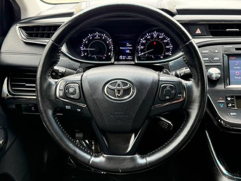 Used 2016 Toyota Avalon XLE Plus w/ Preferred Accessory Package FWD image 26
