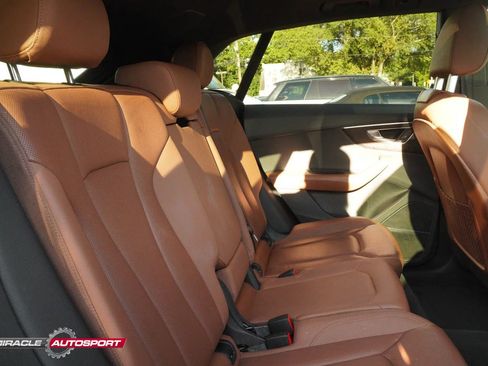 Used 2019 Audi Q8 Premium Plus w/ Premium Plus image 39