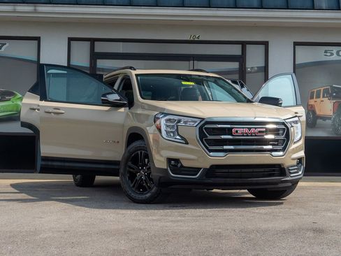 Used 2022 GMC Terrain AT4 image 13