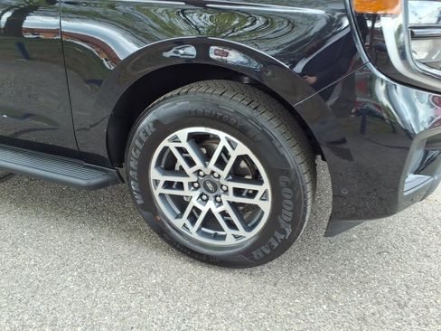 Certified 2025 Ford Expedition Active RWD image 5